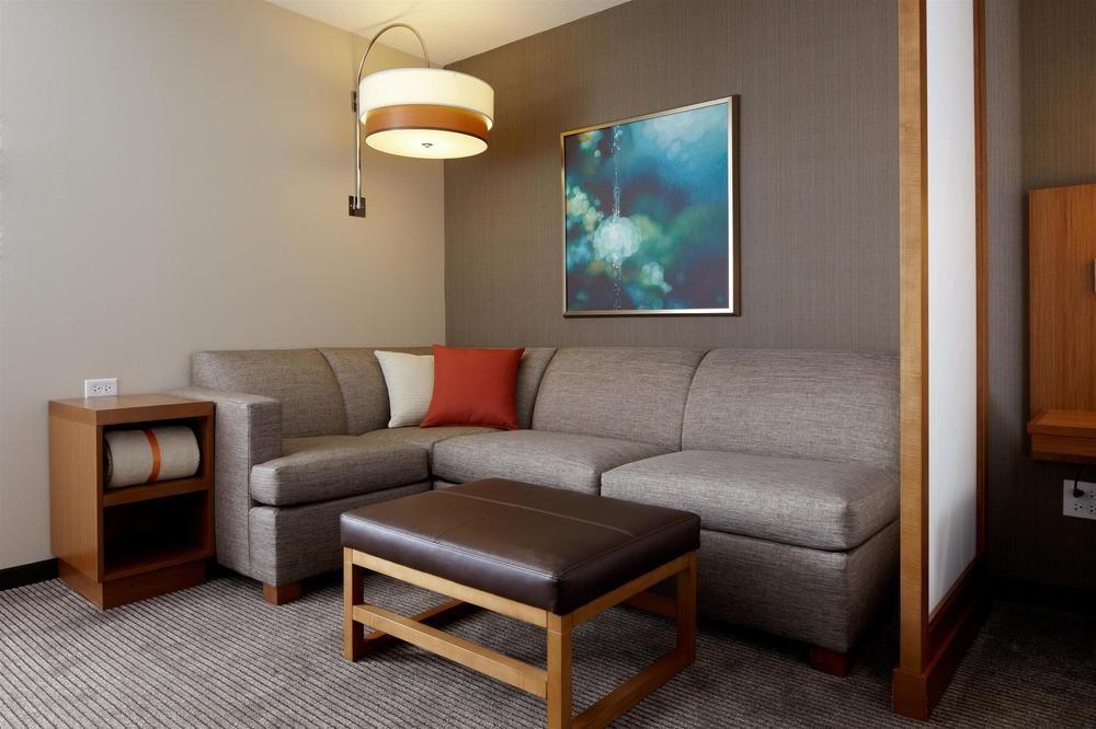 Hyatt Place Detroit/Livonia Exteriör bild